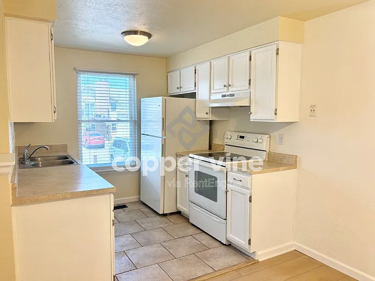 4245 E 119th Pl #D — Photo 7