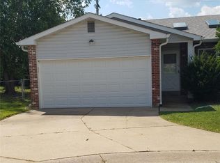 17 Windstream Ct, Saint Peters, MO 63376