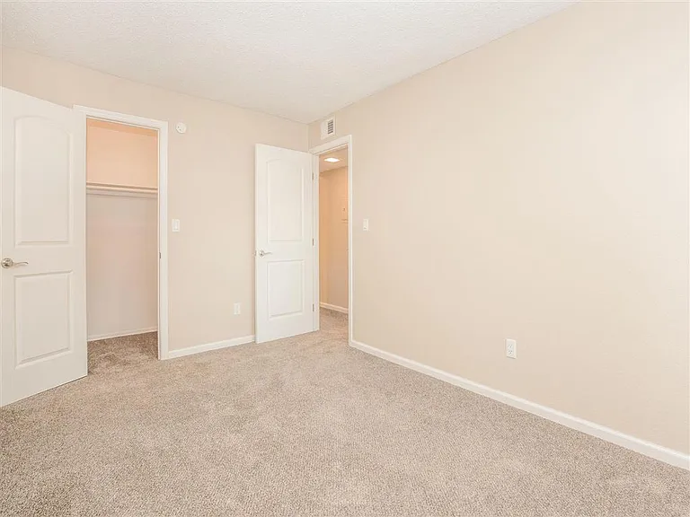 La Veta Grand Apartments — Photo 41