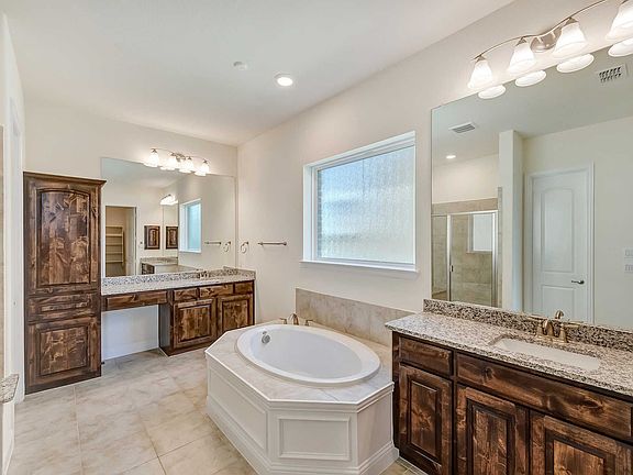 4th image of 12938 Ignatius Dr