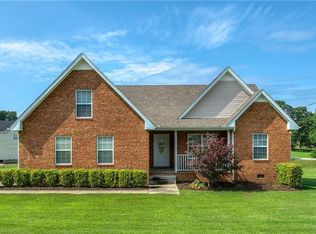 1702 Abiff Rd, Burns, TN 37029