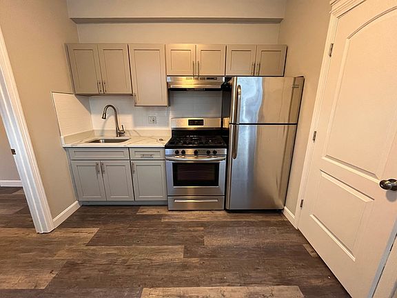 4th image of 142 Gove St APT 6