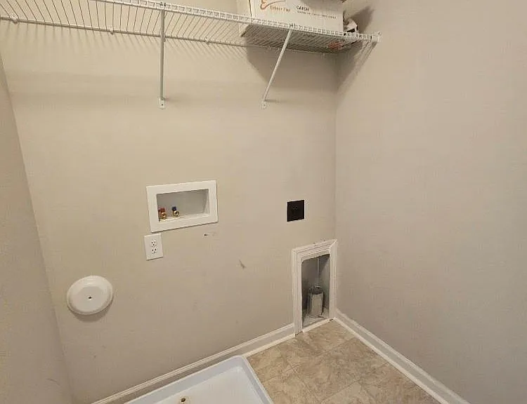 411 Copes Ct — Photo 24