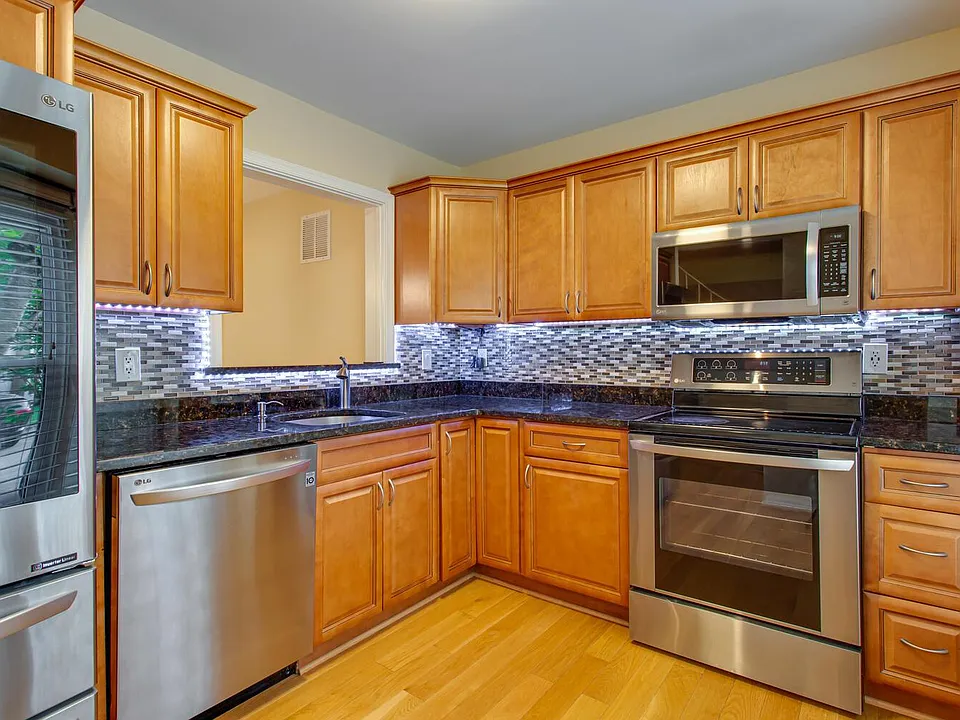 7948 Pebble Brook Ct