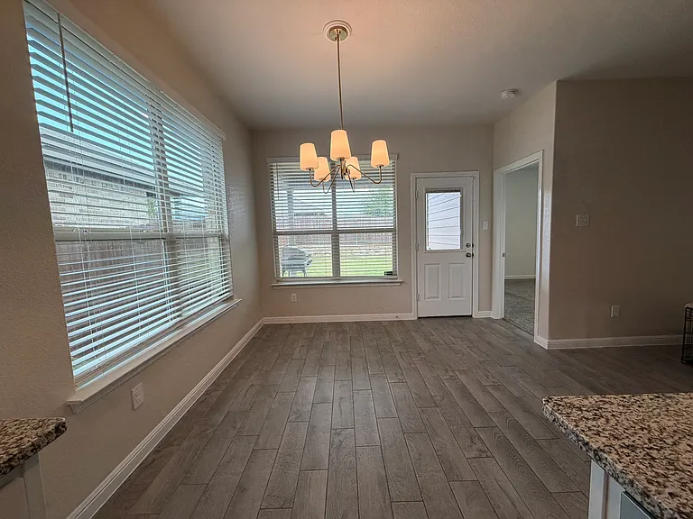 125 Hollytree Ln — Photo 7
