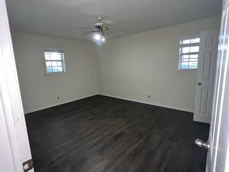 100 S Meadow Pl — Photo 6