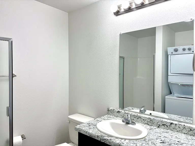 Roseland Apartments — Photo 9