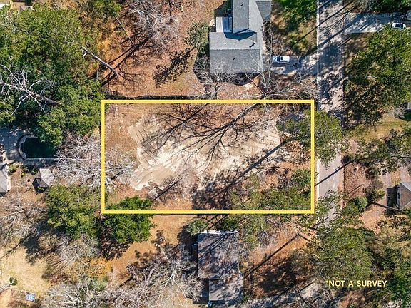 3rd image of 139 Crapemyrtle Rd