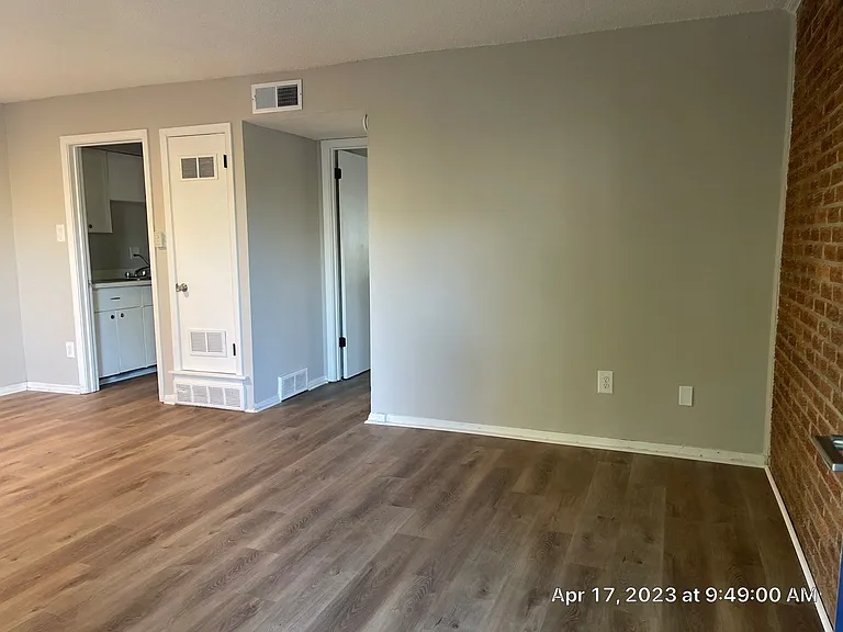U of M Area - Southernwood Apartments — Photo 6