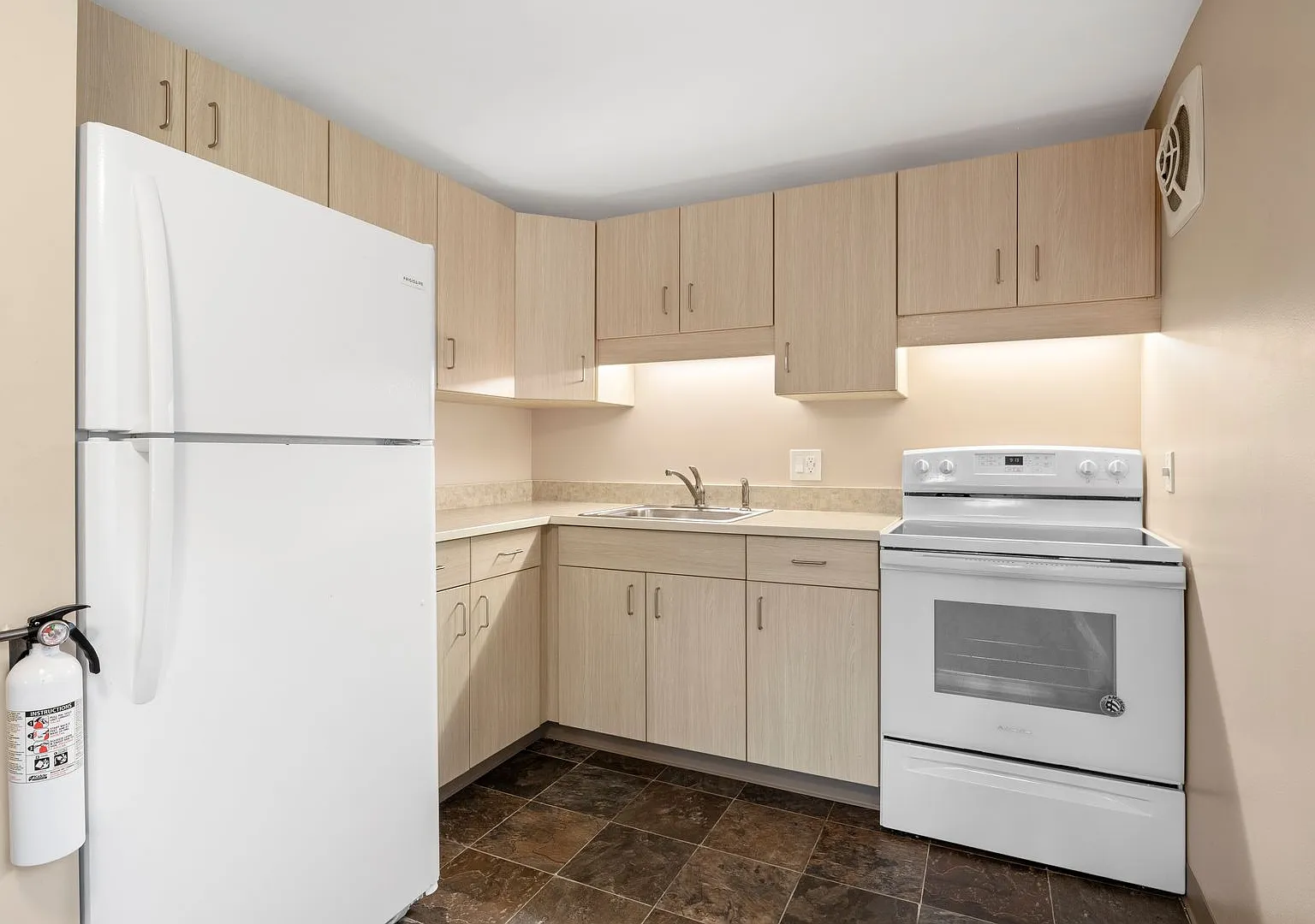 Stonewood Apartments — Photo 4