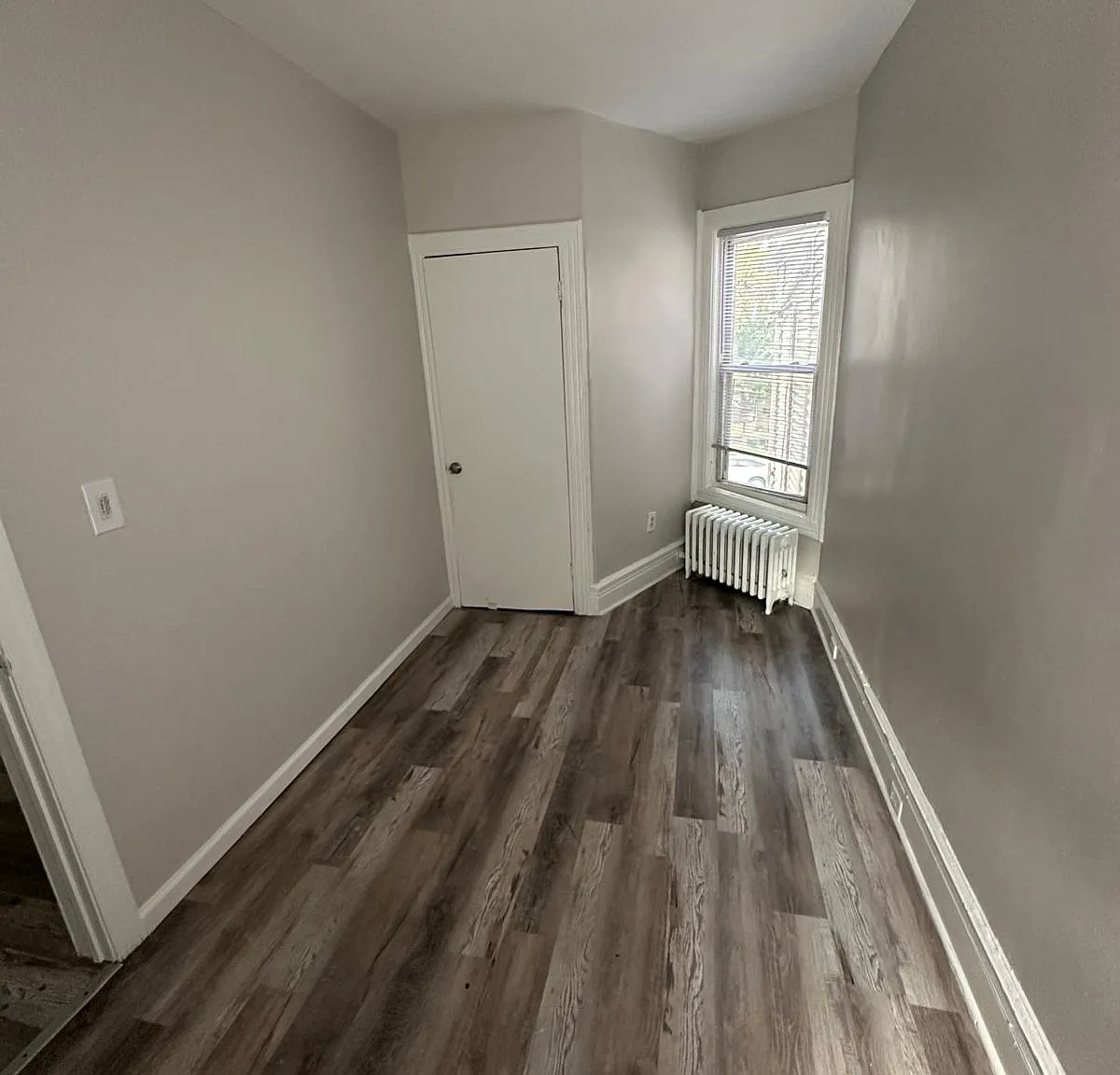 5 bed, $2,300 — Photo 4