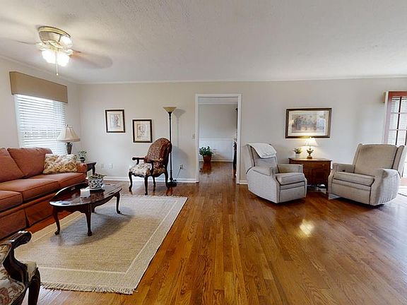 2nd image of 2752 Old Salem Dr