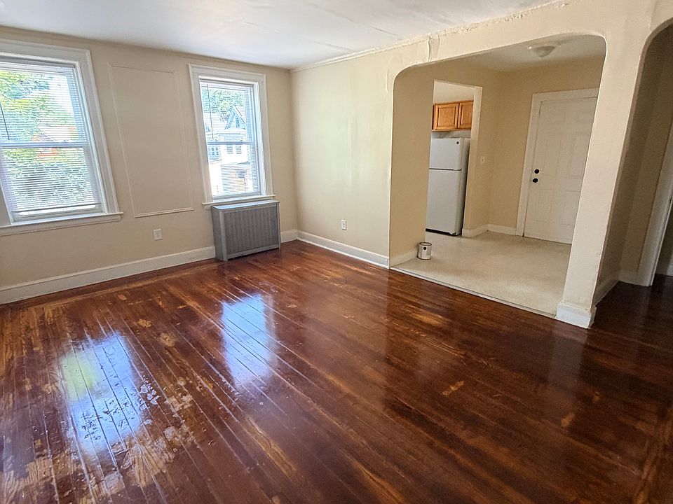 1st image of 34 Hotchkiss St #B4
