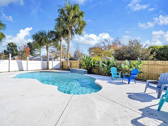 3rd image of 1207 Quailwood Dr