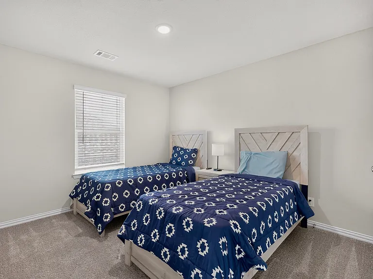 3531 Columbus St — Photo 36