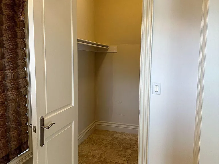 76 Horsham Ave — Photo 34