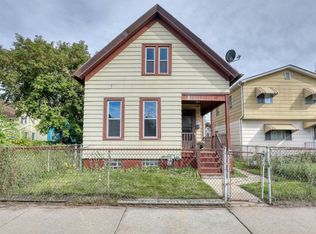 2422 N Holton St, Milwaukee, WI 53212