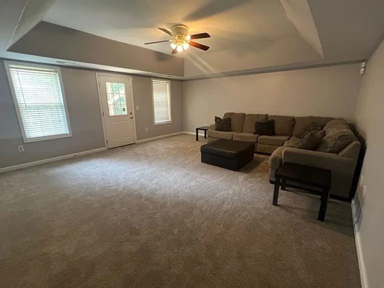 2119 Abby Knoll Dr — Photo 5