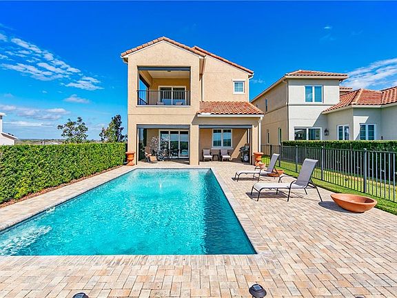 3rd image of 16324 Vetta Dr