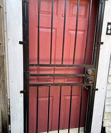 5th image of 3800 Franklin Ave #B