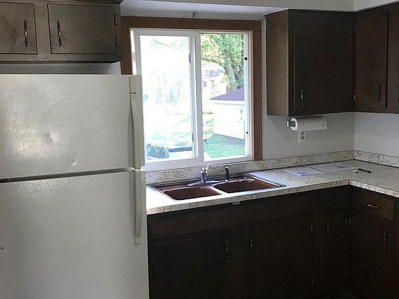 2nd image of 2588 Parkview St APT 1