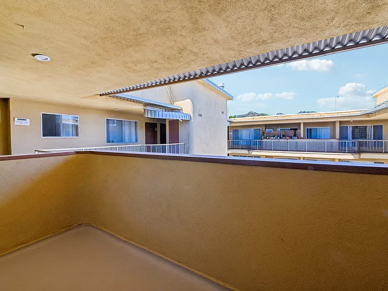 El Dorado - 1342 N. Fuller Avenue — Photo 12