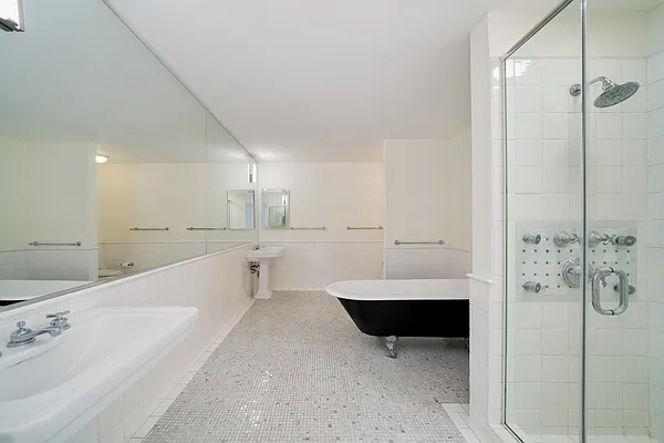 Rented by Coleman Real Estate Group | media 26