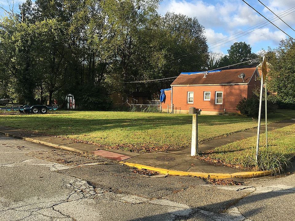 2nd image of 345 E 4th St