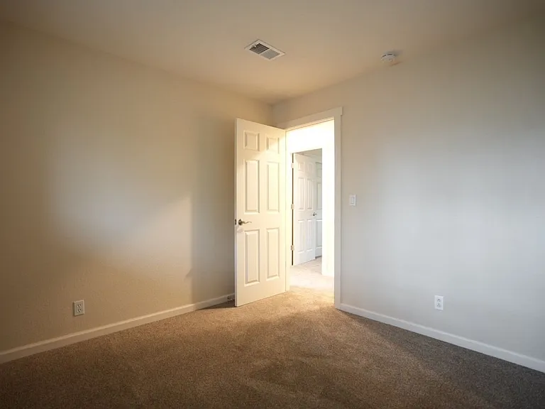 1130-1136 Laurel St — Photo 10