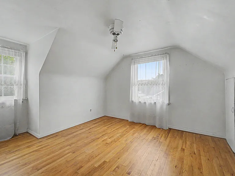 21236 Outer Dr — Photo 18