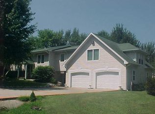2205 Debra Dr, West Plains, MO 65775
