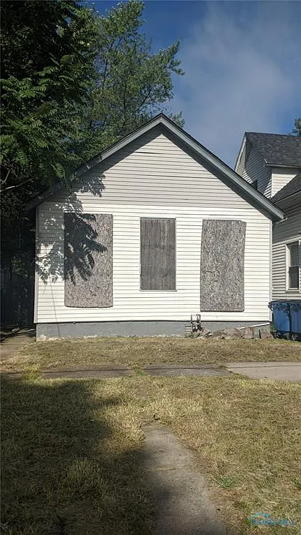 2307 Chestnut St photo 1
