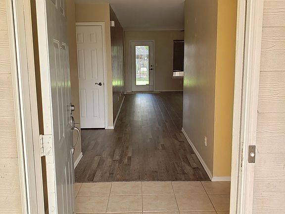 5th image of 10429 NW 45th St