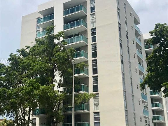 3rd image of 1035 West Ave Penthouse 7