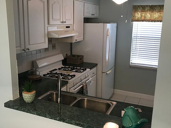 4th image of 1514 Mission Hills Blvd