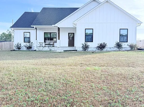 1728 W Forest Dr, Douglas, GA 31533