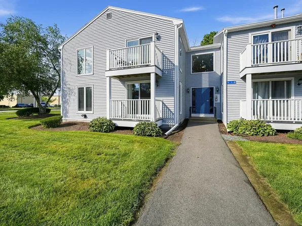 144 Hart St APT 2, Taunton, MA 02780
