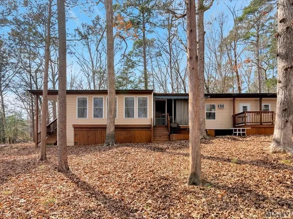 47 Myrtle Pl, Bracey, VA 23919