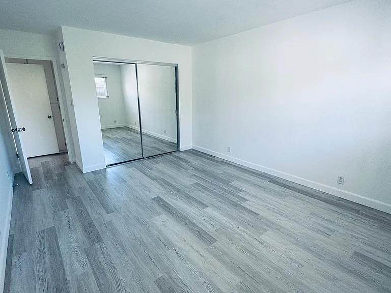 11305 Graham Pl — Photo 6