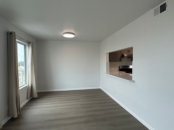 4th image of 1378 20th Ave APT 2
