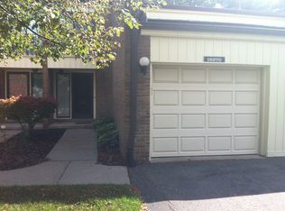 18270 University Park Dr, Livonia, MI 48152