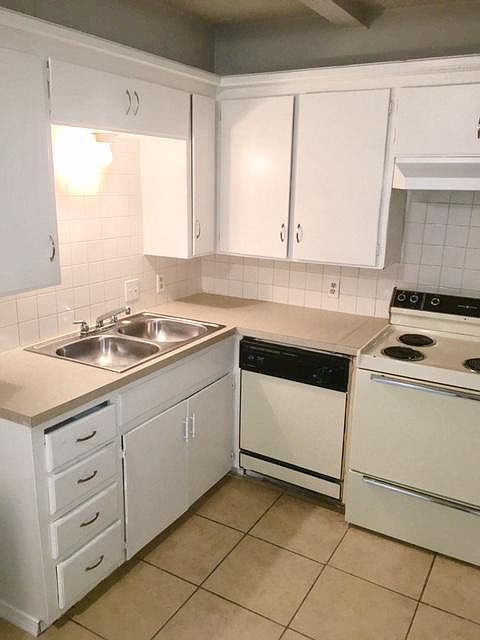 2nd image of 1901 41st St APT 5