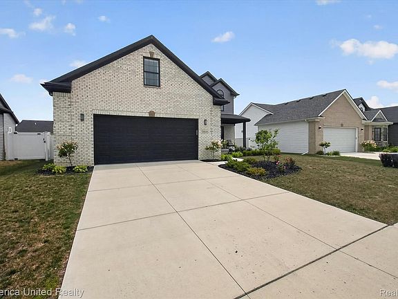 3rd image of 5024 Chatsworth St