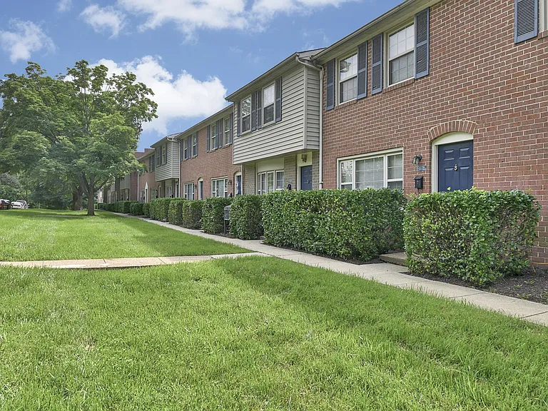 Williston Apartments & Townhomes — Photo 7