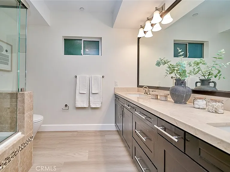5525 W Olympic Blvd #202 — Photo 17