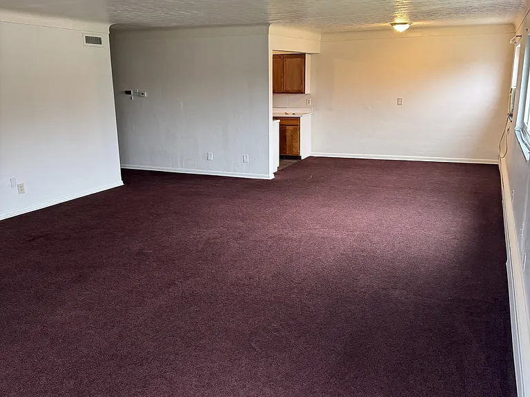 910 Cherry Dr #8 — Photo 23