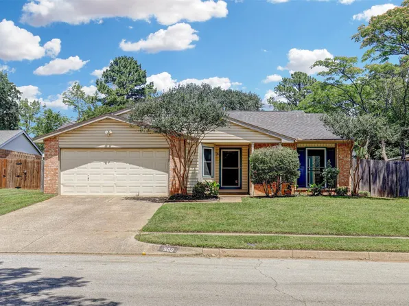 500 Moss Hill Ln, Euless, TX 76039