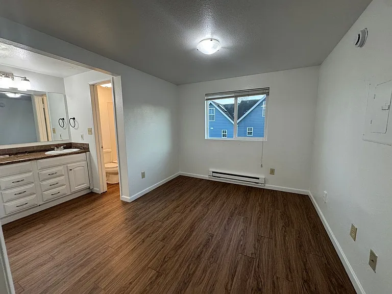 301 Apartments in the heart of Beacon Hill — Photo 16