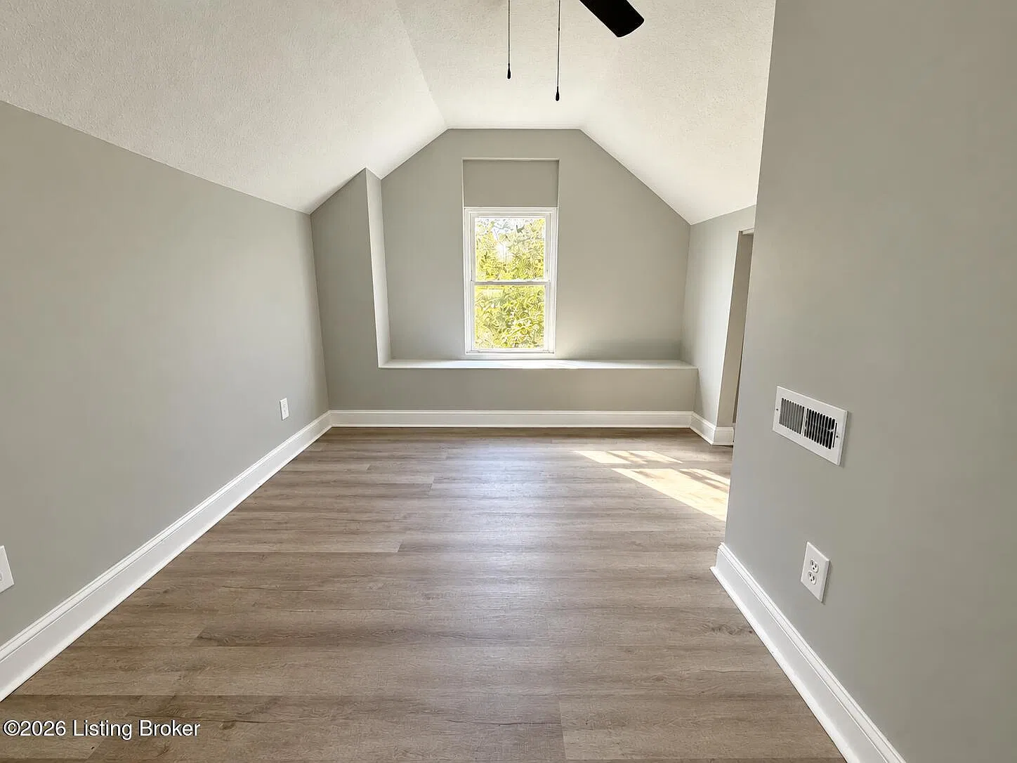 1 bed, 1.0 bath, 650 sqft, $595 — Photo 3