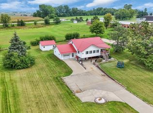 302 W Main St, Urbana, IA